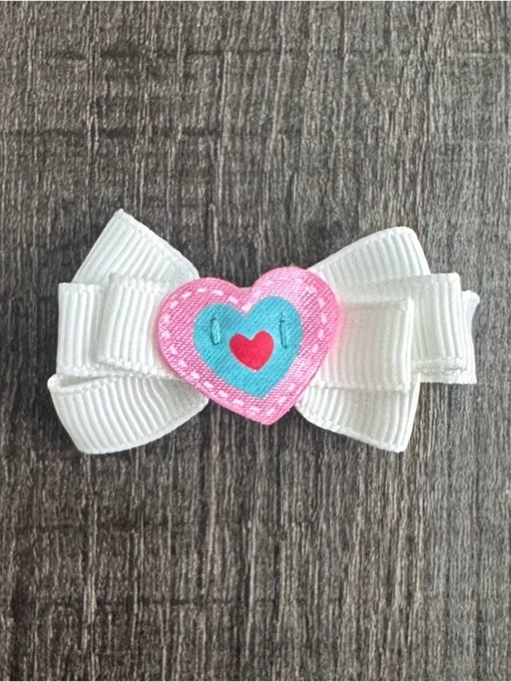💞 New White Ribbon Hair Bow Clip with Pink & Blue Heart Accent for Babies & Kids